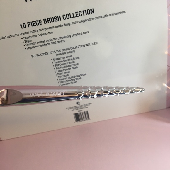 ON SALE!!Only 1 left! Wet n Wild  brush set!!! - Picture 7 of 8
